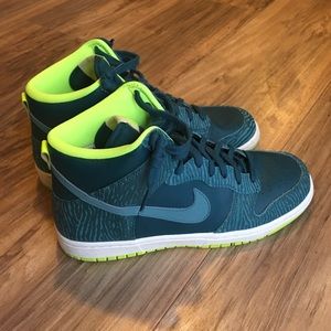 Nike Women's Dunk Hi Skinny Print Skate Shoe