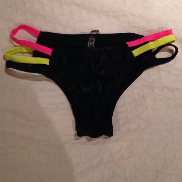 BLACK FOX BIKINI BOTTOMS