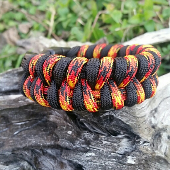 Fishtail Paracord Bracelet - Picture 1 of 1
