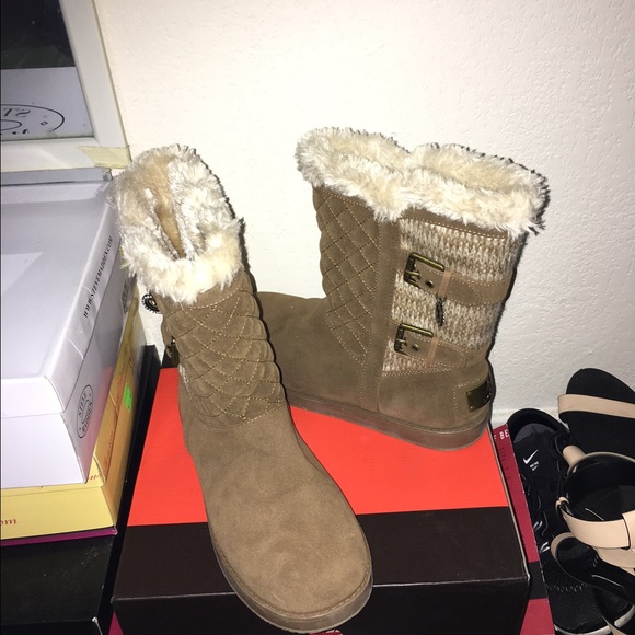 Guess boots