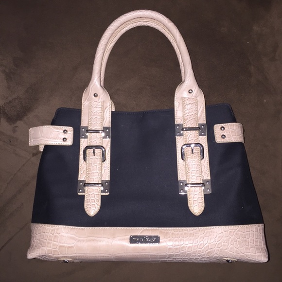 👜 White House Black Market Tote 👜