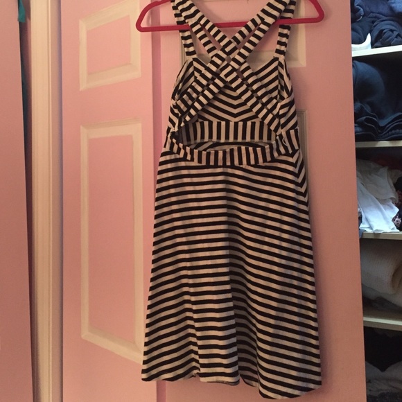 Black and white dress - Picture 2 of 3