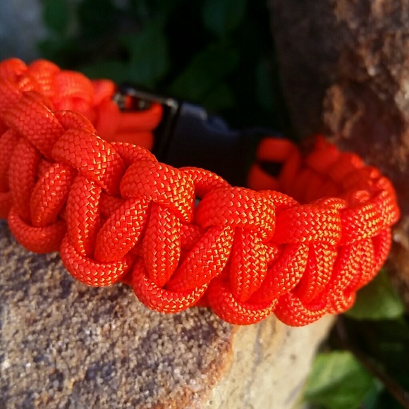 Orange Cobra Paracord Bracelet - Picture 1 of 1