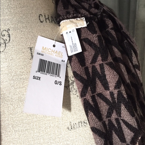 MICHAEL Michael Kors Infinity Scarf NWT - Picture 2 of 4