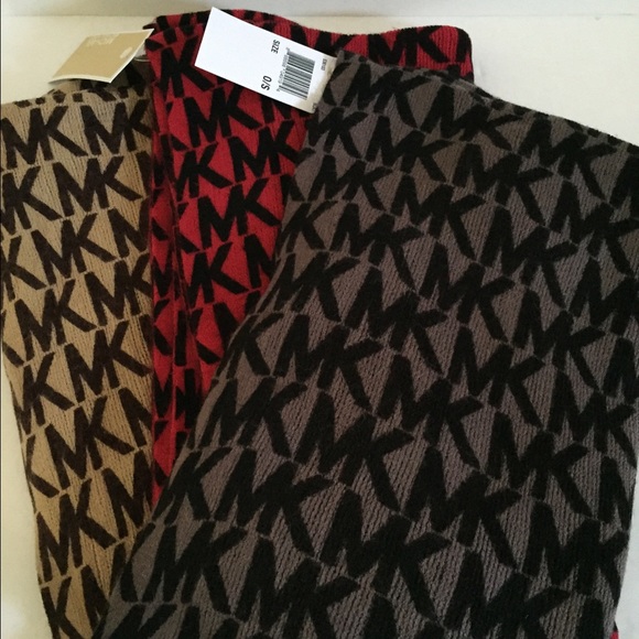 MICHAEL Michael Kors Infinity Scarf NWT - Picture 4 of 4