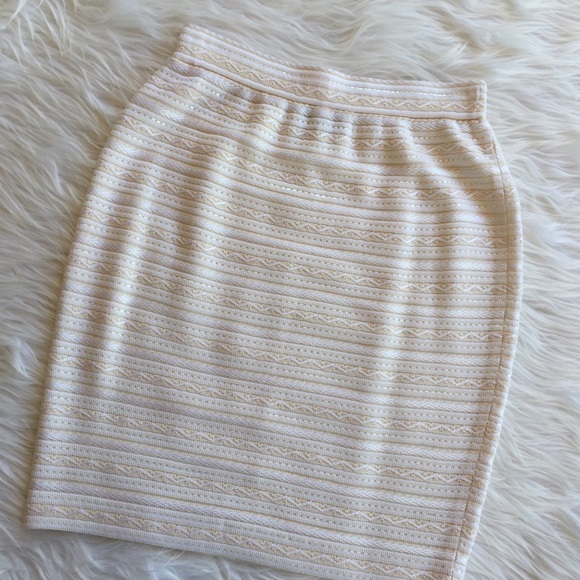 • SOLD IN BUNDLE • - Picture 2 of 4