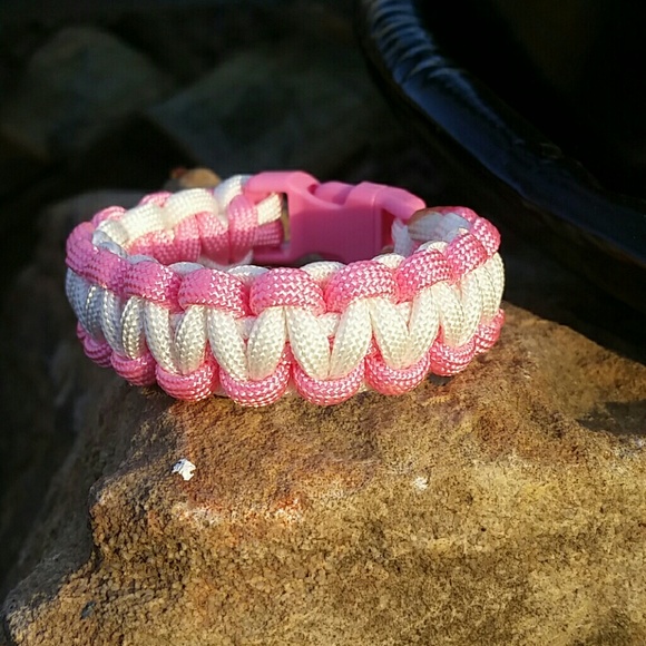 Cute Cobra Paracord Bracelet - Picture 1 of 1