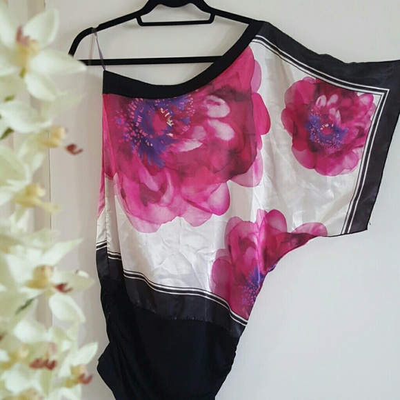 Three pink hearts top