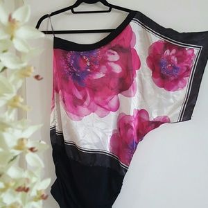 Three pink hearts top