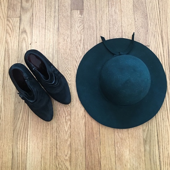 Jessica Simpson healed booties