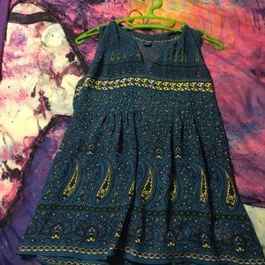 Loose sleeveless blouse