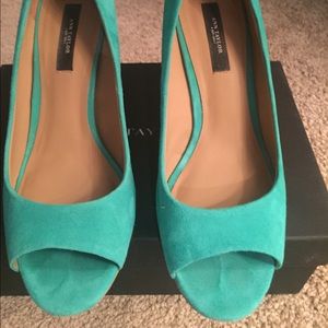 Ann Taylor teal suede peep toe wedges-8.5m
