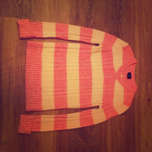 Sweater made by Faded Glory. Kids size large.