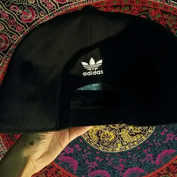 Black Adidas Snapback - Picture 2 of 3