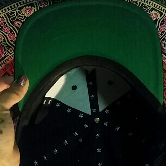 Black Adidas Snapback - Picture 3 of 3