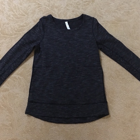 Lululemon sweat shirts size 6