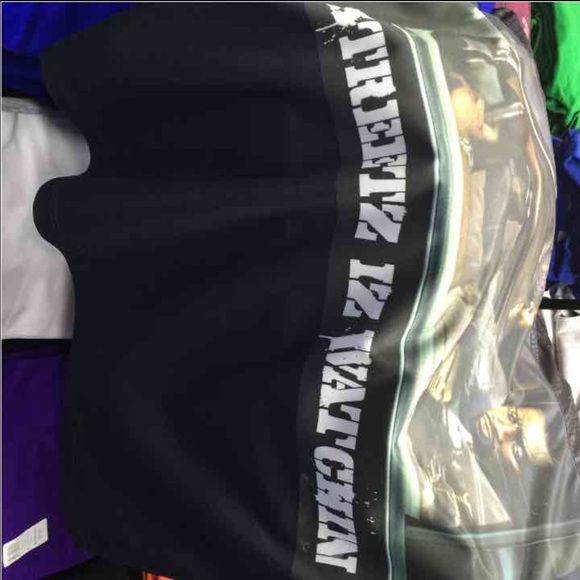 Shirt - Picture 4 of 4