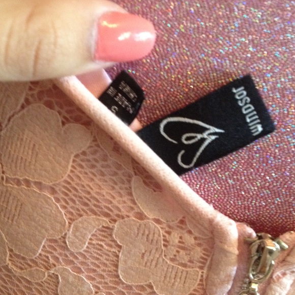 Pink long sleeve Windsor dress - Picture 3 of 4