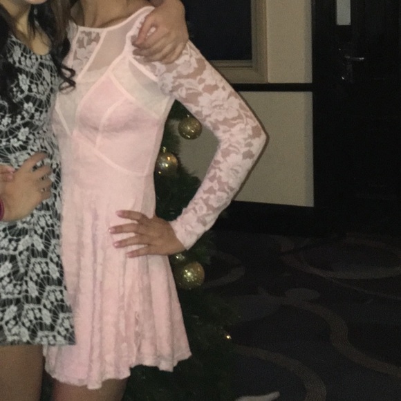 Pink long sleeve Windsor dress - Picture 4 of 4