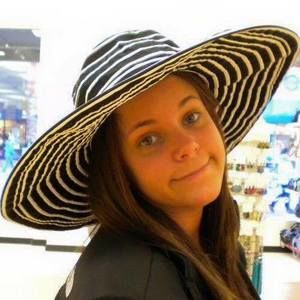 Meet your Posher, Brittney