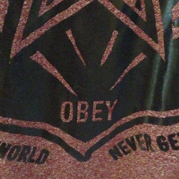 Obey t-shirt - Picture 3 of 3