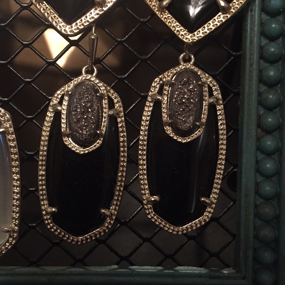 Kendra Scott! Sold!