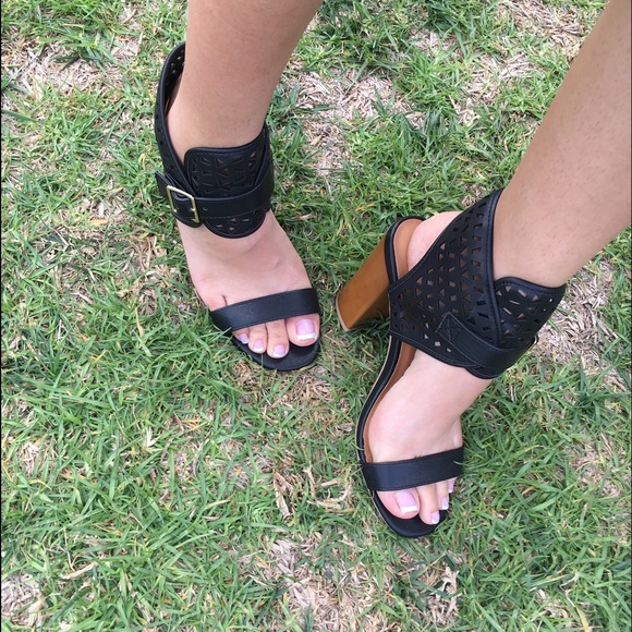 Open heels - Picture 3 of 4