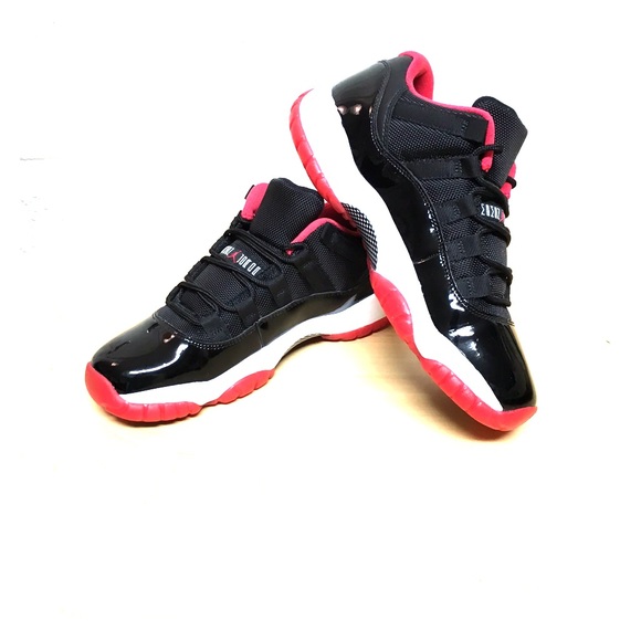 Jordan Retro 11 Low "Bred"