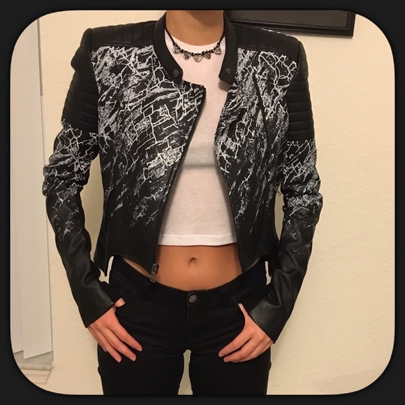 🆑‼️LAST ONE‼️🎉HP🎉BCBG MAXAZRIA LEATHER JACKET - Picture 2 of 4