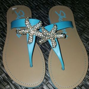 Sketchers sandal with starfish