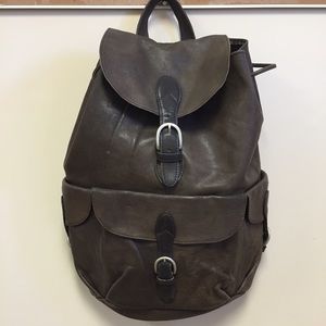 central tote with zip