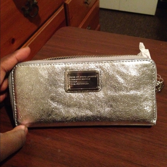BNWT MARC BY MARC JACOB WALLET