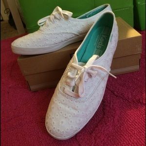 Size 7 1/2! Used only twice!💕