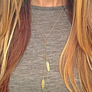 NWT Sparkling Gold Feather Necklace