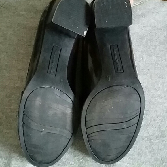 Shoes - Picture 3 of 4