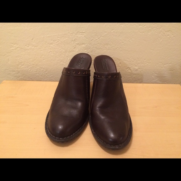 Born brown leather slip on Mule EUC size 7.5