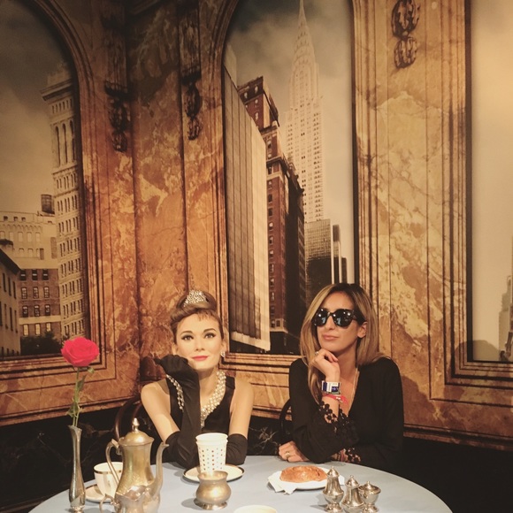 Meet your Posher, Laila - Picture 2 of 4