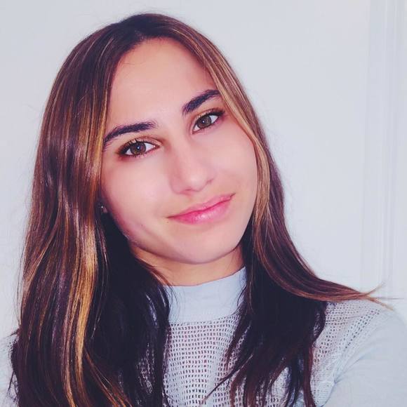 Meet your Posher, Olivia