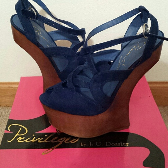 Heels - Picture 2 of 2