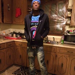 Meet your Posher, Louis