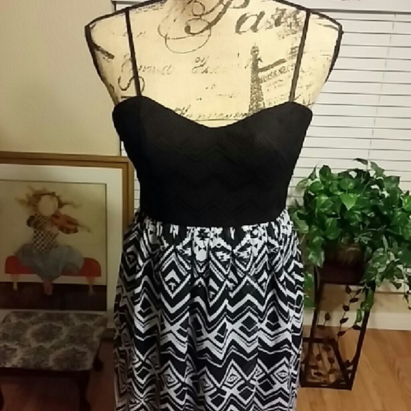 Spaghetti strapped mini..black top