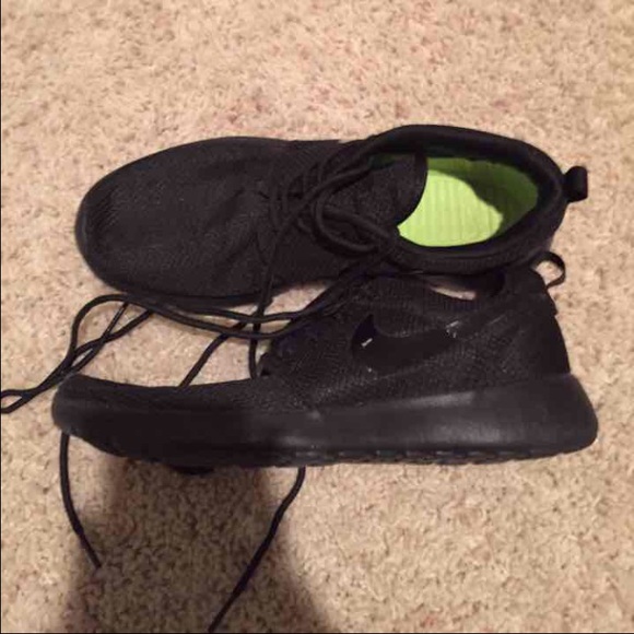 Nike Roshe Black