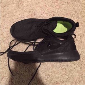 Nike Roshe Black