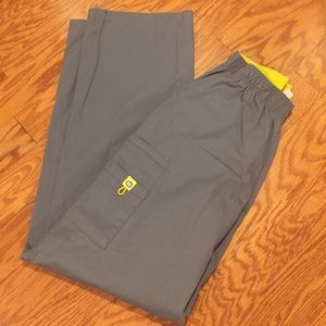 Gray Wonderwink scrub pants