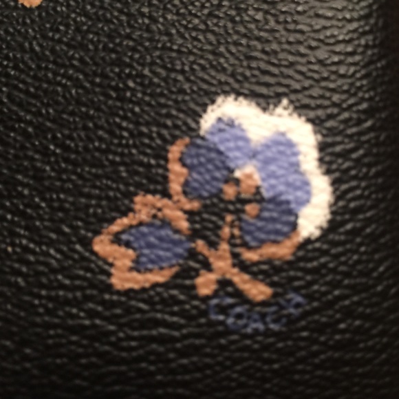 Coach wristlet ❣ON SALE❣ - Picture 2 of 4