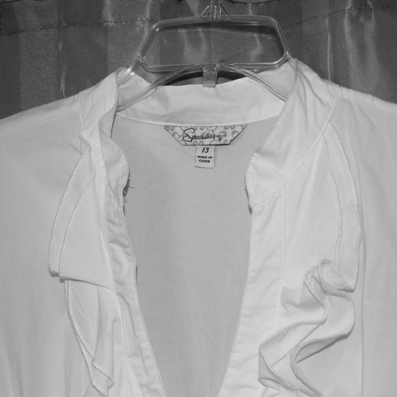 Fitted Dress with Ruffled Neckline - Picture 3 of 4