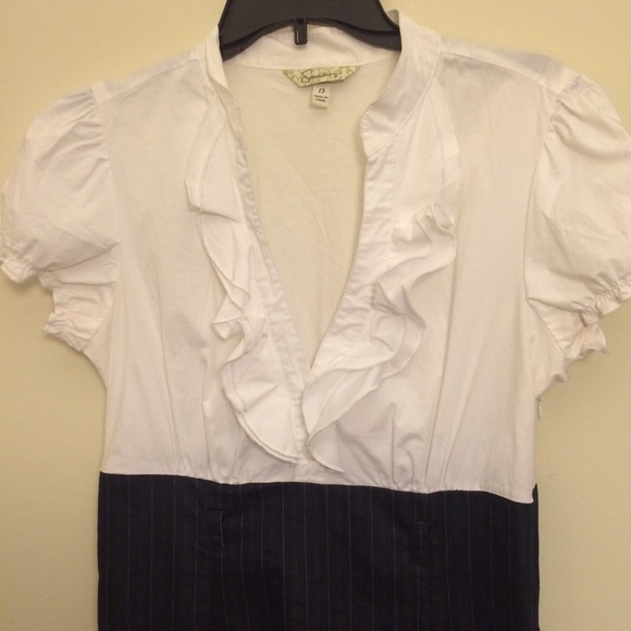 Fitted Dress with Ruffled Neckline - Picture 4 of 4