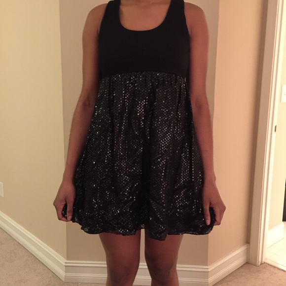 Bundle: Alice+Olivia black sequin dress & red f21