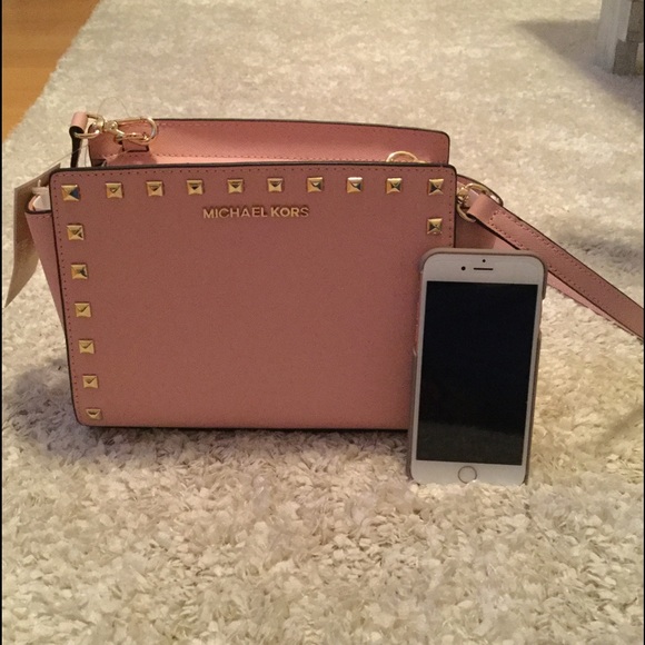 🎉SOLD🎉Michael Kors studded crossbody - Picture 2 of 3