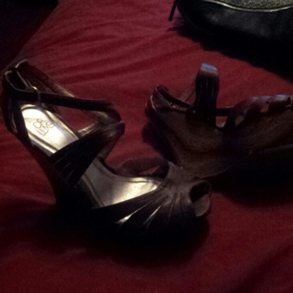 Shoe